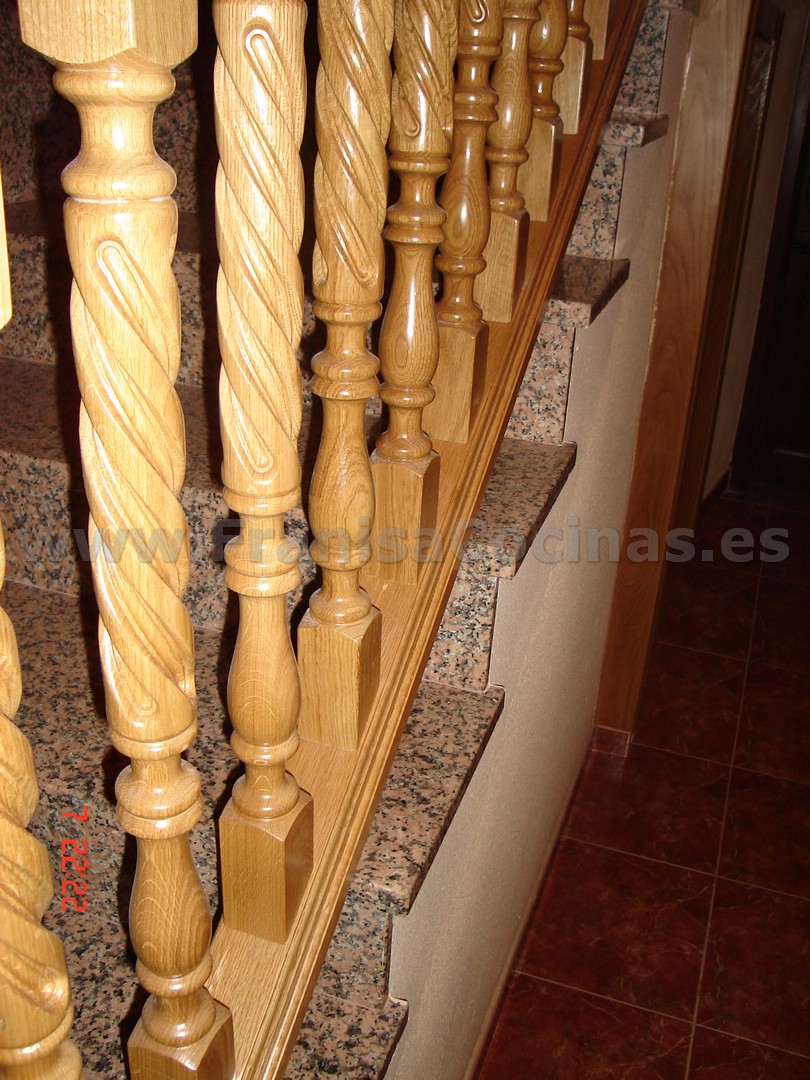 Balaustre de madera de roble – FRANISA Cocinas