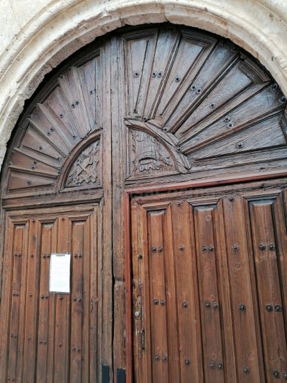 Restauración de las Puertas de la Iglesia de San Pedro de Villagarcía de Campos: Un Rescate del Patrimonio - Imagen 6