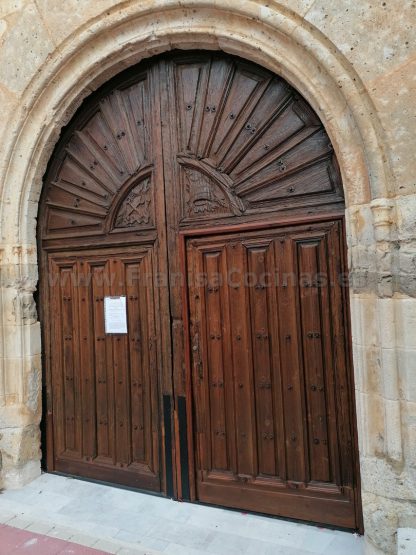 Restauración de las Puertas de la Iglesia de San Pedro de Villagarcía de Campos: Un Rescate del Patrimonio - Imagen 9