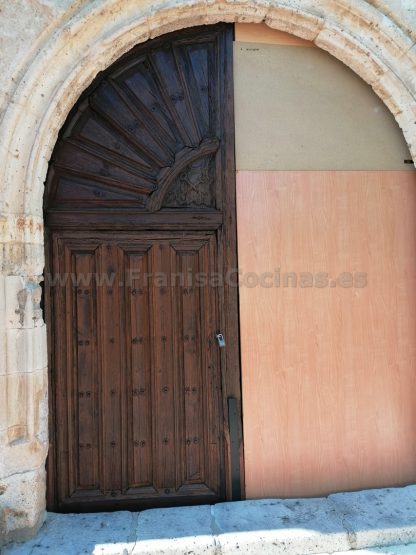 Restauración de las Puertas de la Iglesia de San Pedro de Villagarcía de Campos: Un Rescate del Patrimonio - Imagen 14