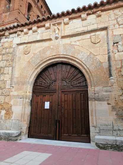 Restauración de las Puertas de la Iglesia de San Pedro de Villagarcía de Campos: Un Rescate del Patrimonio