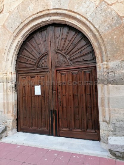 Restauración de las Puertas de la Iglesia de San Pedro de Villagarcía de Campos: Un Rescate del Patrimonio - Imagen 2