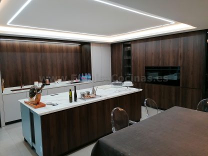 Cocina grande con Isla XXL: Espacio y Estilo en tu Cocina - Imagen 5