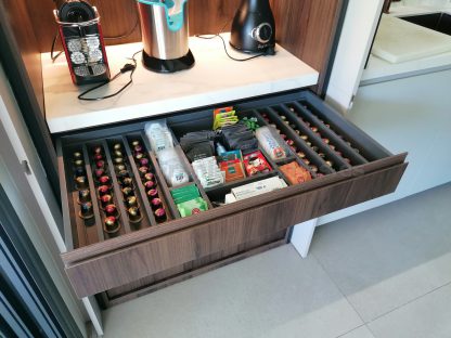 Muebles Desayunadores a Medida con Puertas Escamoteables: La solución perfecta para una organizada cocina - Imagen 15