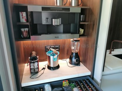 Muebles Desayunadores a Medida con Puertas Escamoteables: La solución perfecta para una organizada cocina - Imagen 17